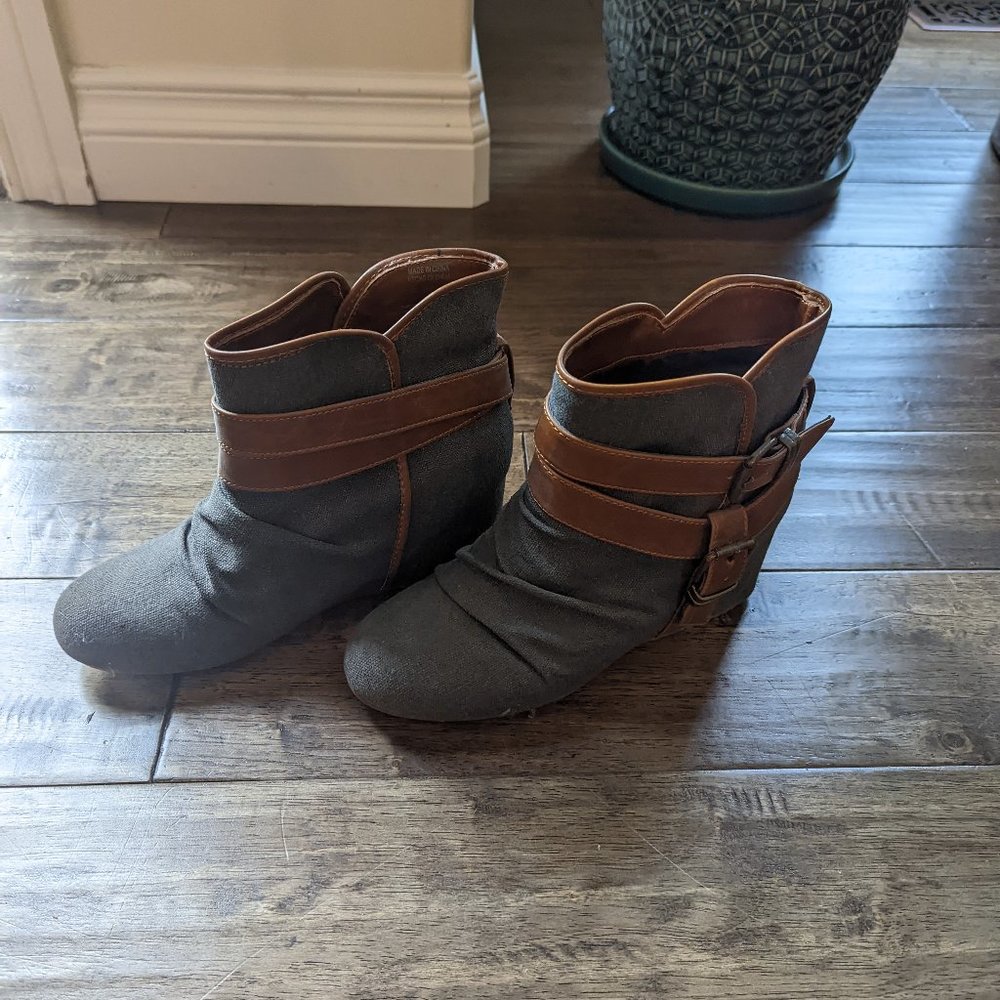 2 pairs Aldo wedge ankle boots